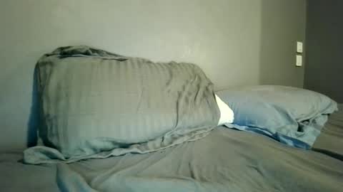 cclovefrench online show from October 25, 2025, 8:47 pm