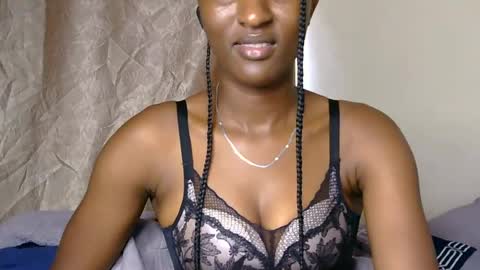 cee_queen online show from June 18, 2026, 9:47 am
