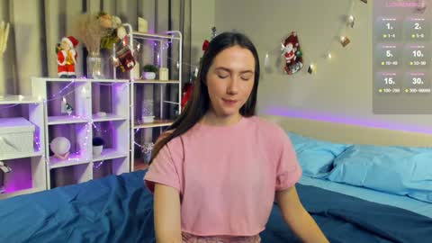 Josie Manesi online show from January 10, 2025, 11:29 pm