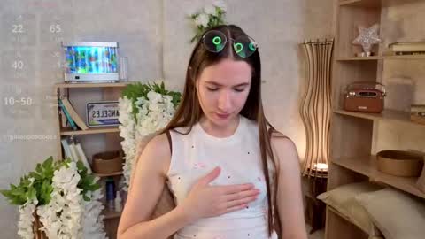 Josie Manesi online show from September 18, 2025, 6:15 am