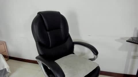 celeste_hillx online show from October 9, 2025, 4:32 am