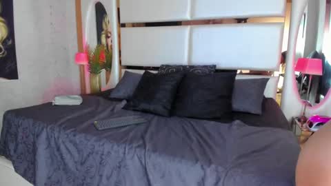 celeste_starsss online show from March 5, 2025, 9:26 pm