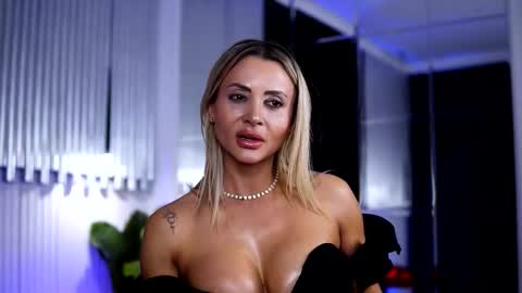 Mona online show from February 18, 2026, 8:16 pm