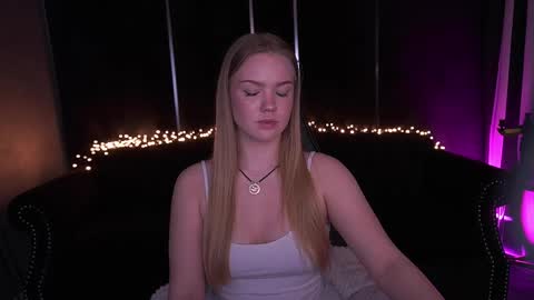 celestenoirr online show from April 17, 2026, 6:49 am