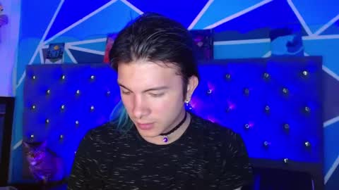 I am Valentinn online show from November 13, 2025, 7:13 pm