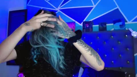 I am Valentinn online show from November 14, 2025, 4:06 pm