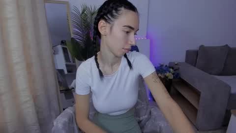 Celine Roxelle online show from September 26, 2025, 3:05 pm