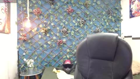 Snapshot of cerokershelby chatting on December 4, 2025, 10:35 am Ceroke online show from December 4, 2025, 10:35 am