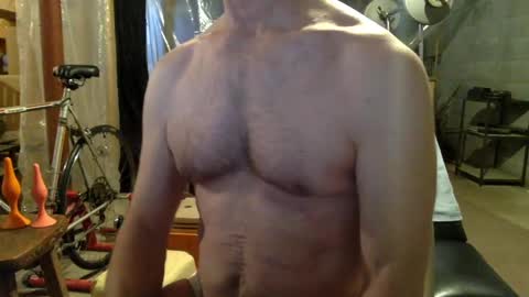 Snapshot of cfnmworkout1 chatting on February 20, 2025, 7:19 pm cfnmworkout1 online show from February 20, 2025, 7:19 pm