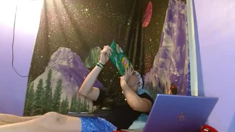 cguffey2284 online show from January 3, 2025, 5:28 am