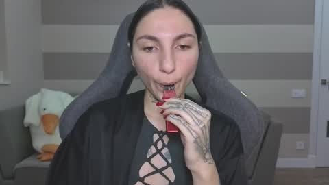 Kate online show from October 31, 2025, 6:25 am