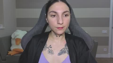 Kate online show from November 12, 2025, 6:14 am