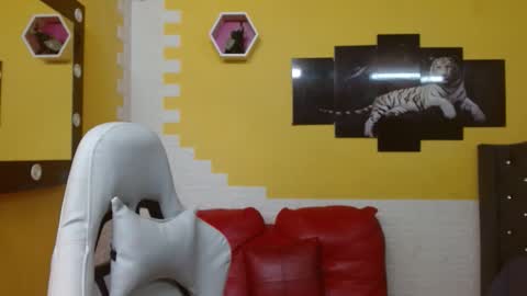 Snapshot of chacorta_ chatting on May 1, 2026, 1:43 am chacorta_ online show from May 1, 2026, 1:43 am