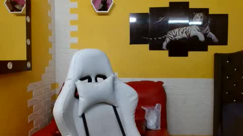 Snapshot of chacorta_ chatting on May 8, 2026, 1:11 am chacorta_ online show from May 8, 2026, 1:11 am