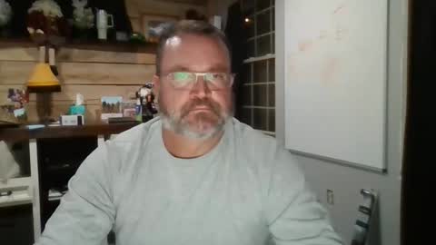 chadmichaell online show from December 3, 2025, 1:13 am