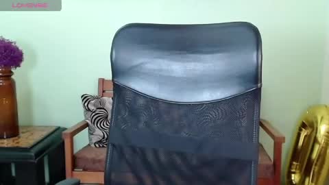 Chalon  online show from April 18, 2026, 7:58 pm