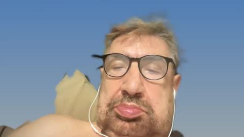 Snapshot of champsex305610 chatting on March 5, 2025, 7:06 pm champsex305610 online show from March 5, 2025, 7:06 pm