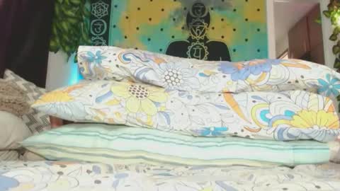 Chanel M. online show from November 15, 2025, 8:16 pm