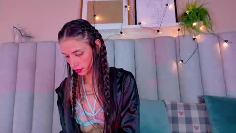 Snapshot of chaneladamss_ chatting on October 22, 2025, 3:07 am C H A N E L online show from October 22, 2025, 3:07 am