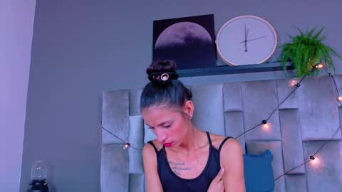 Snapshot of chaneladamss_ chatting on November 11, 2025, 2:55 am C H A N E L online show from November 11, 2025, 2:55 am