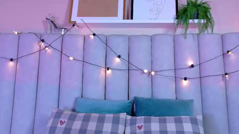 Snapshot of chaneladamss_ chatting on November 13, 2025, 4:00 am C H A N E L online show from November 13, 2025, 4:00 am