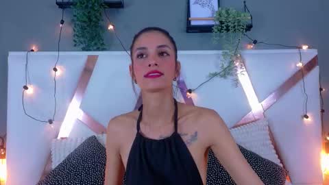 Snapshot of chaneladamss_ chatting on November 22, 2025, 3:49 am C H A N E L online show from November 22, 2025, 3:49 am