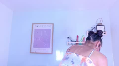 Snapshot of chaneladamss_ chatting on December 3, 2025, 8:40 pm C H A N E L online show from December 3, 2025, 8:40 pm