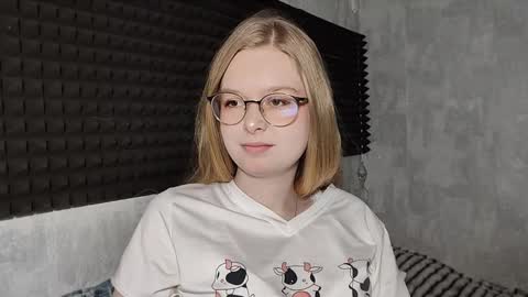 Lia online show from March 2, 2026, 7:15 am