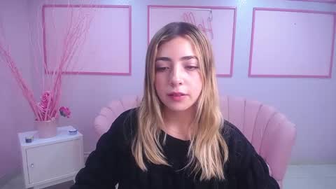 Snapshot of channel_blonde_a chatting on December 1, 2024, 7:58 pm channel_blonde_a online show from December 1, 2024, 7:58 pm