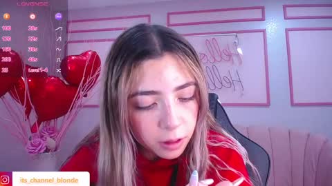 Snapshot of channel_blonde_a chatting on February 6, 2025, 10:43 pm channel_blonde_a online show from February 6, 2025, 10:43 pm