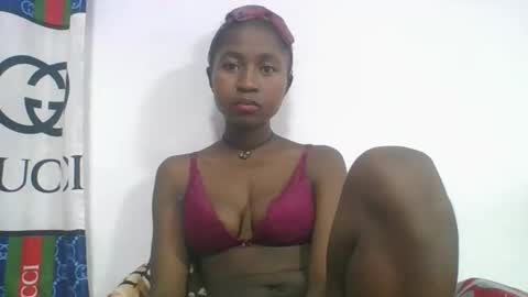 chantale483461 online show from March 26, 2026, 5:46 am