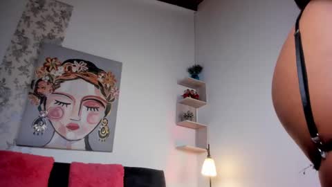 Snapshot of chantall_smith chatting on March 8, 2025, 1:57 pm   online show from March 8, 2025, 1:57 pm