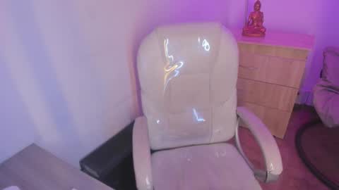 Chantall online show from December 16, 2025, 5:34 am