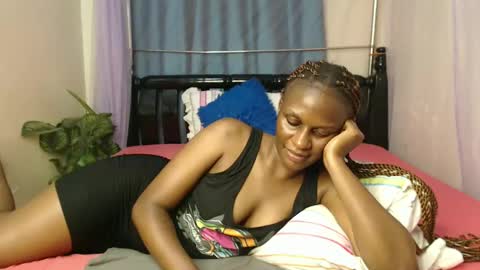 Snapshot of chantelsamz2 chatting on December 15, 2024, 5:53 pm Chantel online show from December 15, 2024, 5:53 pm