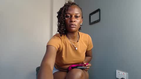 Snapshot of chantelsamz2 chatting on November 27, 2025, 5:31 am Chantel online show from November 27, 2025, 5:31 am