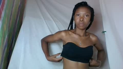 chariola0101 online show from January 25, 2025, 11:43 pm