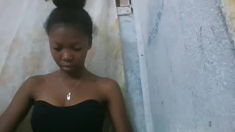 chariola0101 online show from February 15, 2025, 11:25 pm