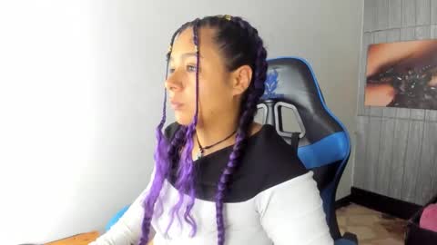 Snapshot of charis_21 chatting on September 28, 2025, 1:00 am charis 2 online show from September 28, 2025, 1:00 am