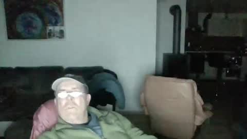 Snapshot of charles6064 chatting on January 1, 2025, 4:18 pm charles6064 online show from January 1, 2025, 4:18 pm