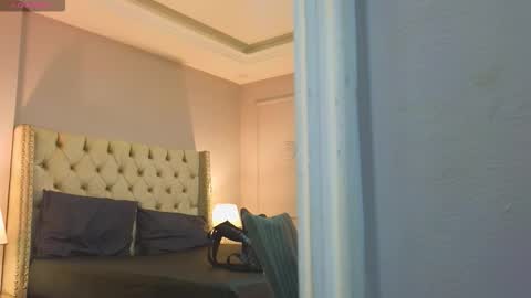 charlesbrown_ online show from November 18, 2025, 12:20 pm