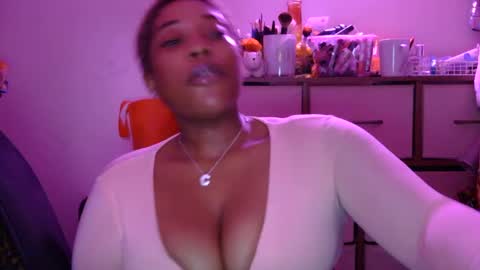 charliecakesssss online show from January 3, 2025, 1:58 pm