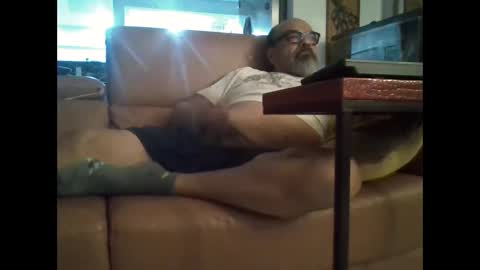 Snapshot of charlieo1953 chatting on February 5, 2025, 8:00 am charlieo1953 online show from February 5, 2025, 8:00 am