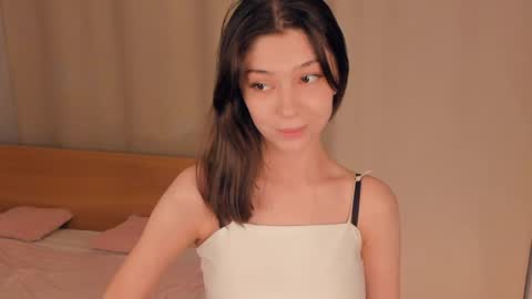 Yumi online show from April 19, 2026, 8:00 pm