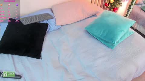 Char 3  Lets go for the 100 Thumb-Up   online show from December 29, 2024, 3:03 pm