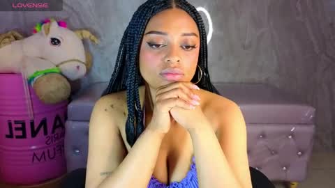 Charlote  online show from April 17, 2026, 1:14 pm