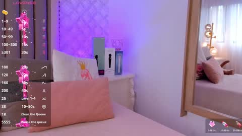 Snapshot of charlotte__08 chatting on December 17, 2024, 6:42 pm   Charlotte  online show from December 17, 2024, 6:42 pm