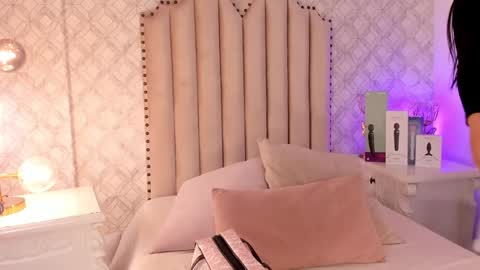 Snapshot of charlotte__08 chatting on February 9, 2025, 8:02 pm   Charlotte  online show from February 9, 2025, 8:02 pm