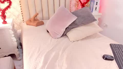 Snapshot of charlotte__08 chatting on February 15, 2025, 12:15 am   Charlotte  online show from February 15, 2025, 12:15 am