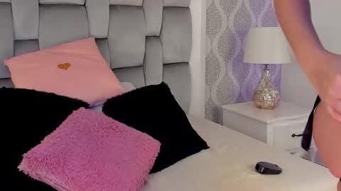 Snapshot of charlotte__08 chatting on October 22, 2025, 7:35 pm   Charlotte  online show from October 22, 2025, 7:35 pm