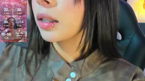 Snapshot of charlotte__benett chatting on July 1, 2026, 4:14 am Charlotte online show from July 1, 2026, 4:14 am